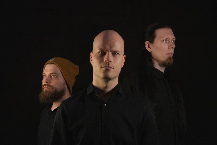 NUUTTI HANNULA RADIANSSI Announce New Single 'Kahden Maailman Rajalla'